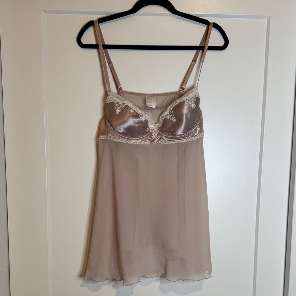 Gorgeous Pale Pink Slip - Picture 3 of 13